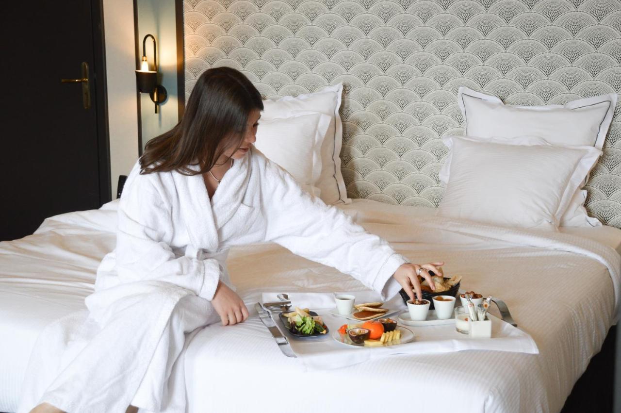 르 팰리스 드 멘톤 호텔 망통생베르나드 외부 사진 Room service