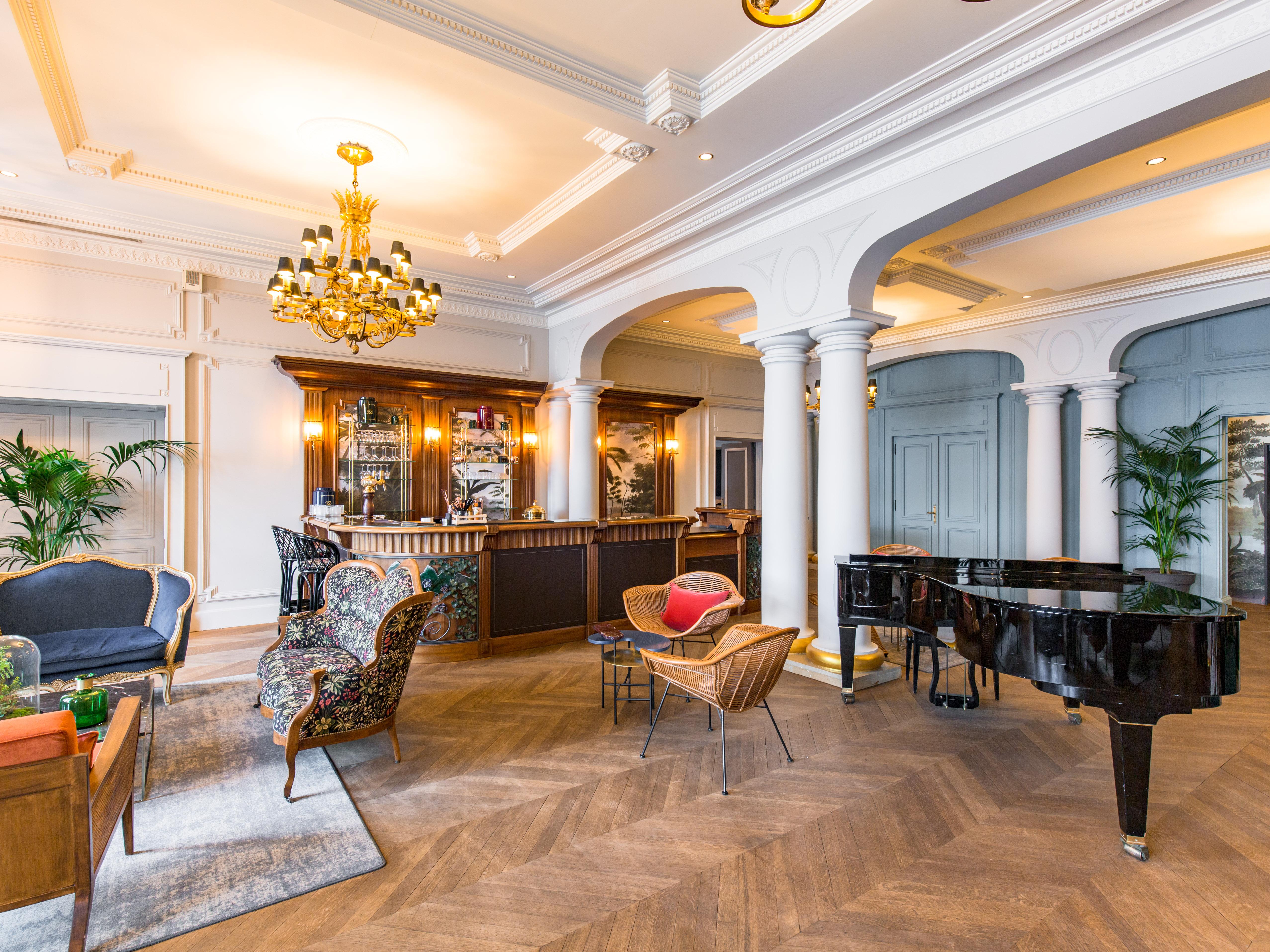 르 팰리스 드 멘톤 호텔 망통생베르나드 외부 사진 The interior of the hotel