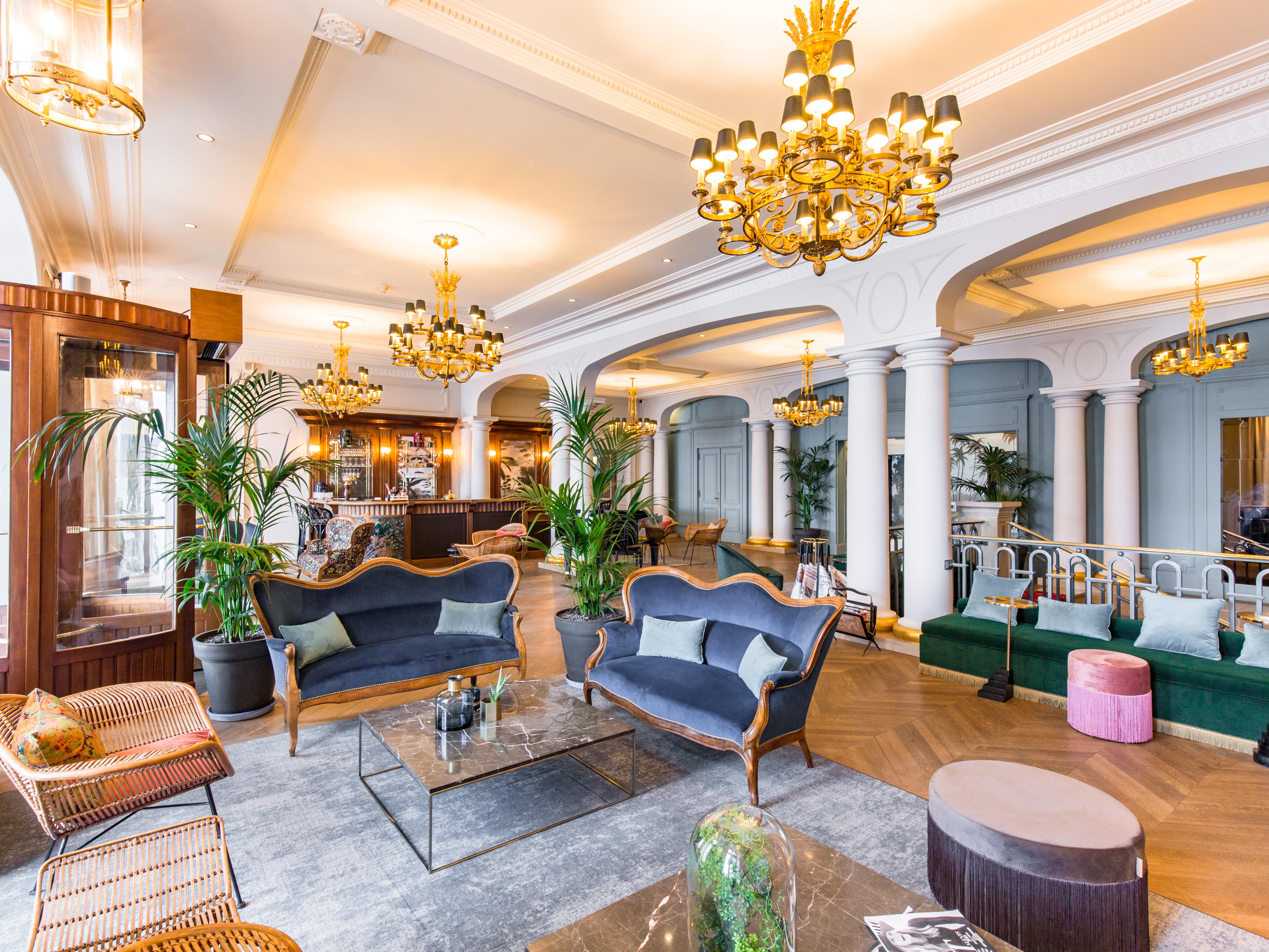 르 팰리스 드 멘톤 호텔 망통생베르나드 외부 사진 The lobby of the hotel