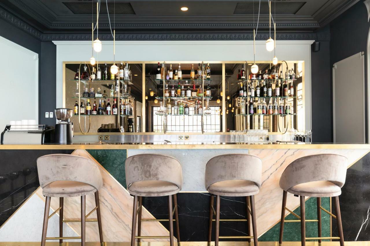 르 팰리스 드 멘톤 호텔 망통생베르나드 외부 사진 The bar at the 2018 edition of the World Economic Forum